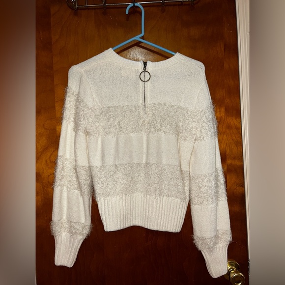 HIPPIE ROSE Sweater - Picture 2 of 4